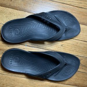 CROCS🐊 Black Flip Flops